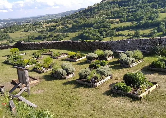 別荘 Evasion Au Coeur De : Charme Et Confort A Deux Pas Du Puy-en-velay - Fr-1-582-382 *